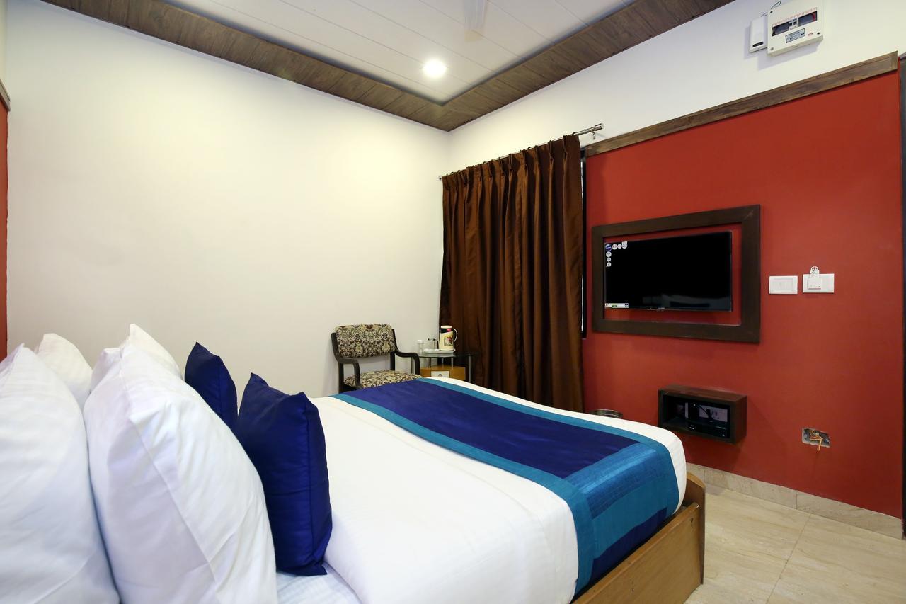 Capital O 9822 Hotel Seven Chandīgarh Esterno foto